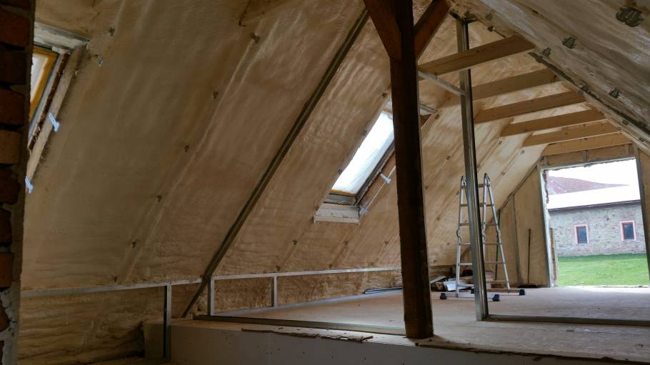 Izolace podkroví Žichlínek